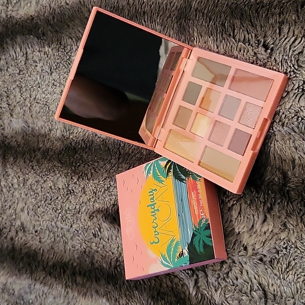 NWTs Ciate London Everyday Vacay Palate